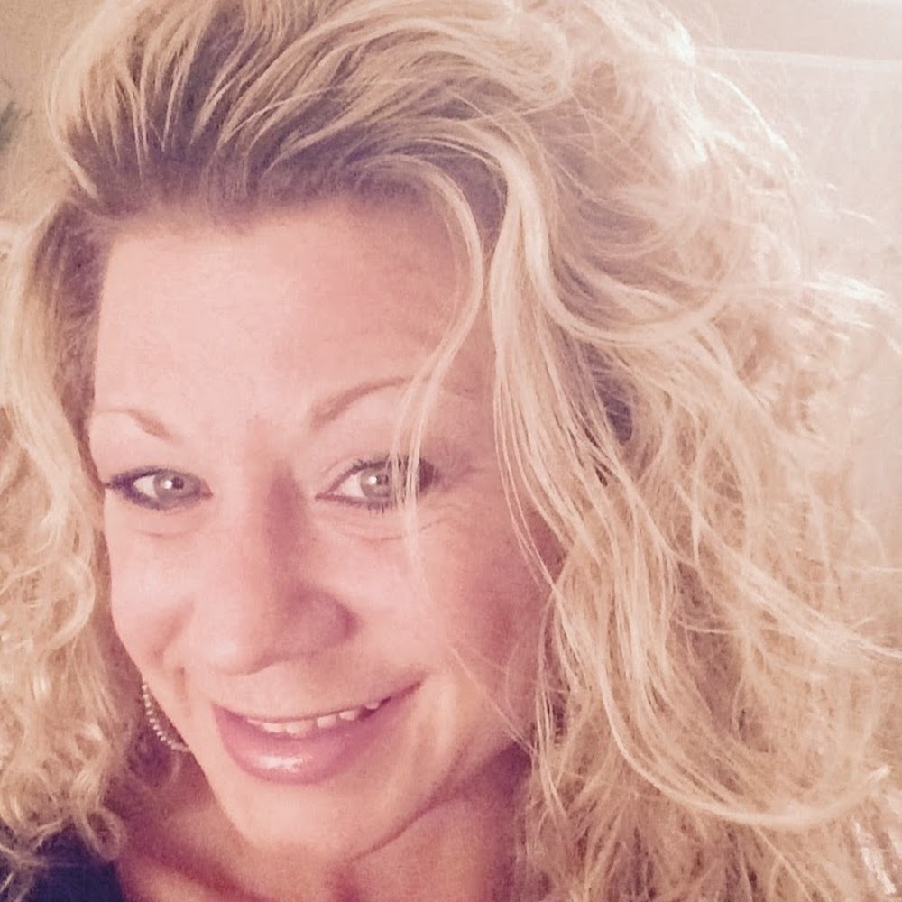 Meet your Posher, Adrienne